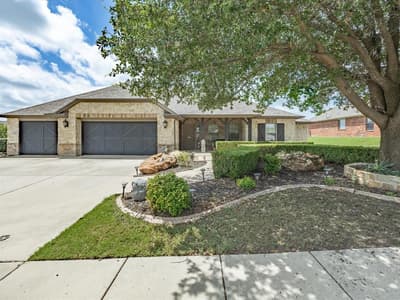 11029 Owl Creek Drive, Fort Worth TX 76179 - Photo 4