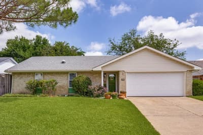 2817 Elk Grove Road, Carrollton TX 75007