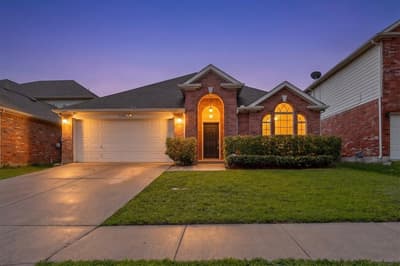 4736 Parkmount Drive, Fort Worth TX 76137