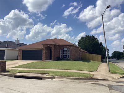 415 Cross Cut Drive, Arlington TX 76018