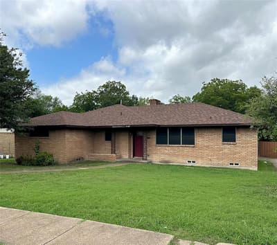 1315 Willow Creek Drive, Lancaster TX 75146