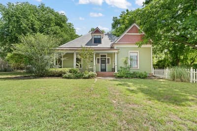 320 E Franklin Street, Hillsboro TX 76645