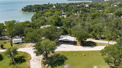 402 Aqua Way, Lake Bridgeport TX 76426