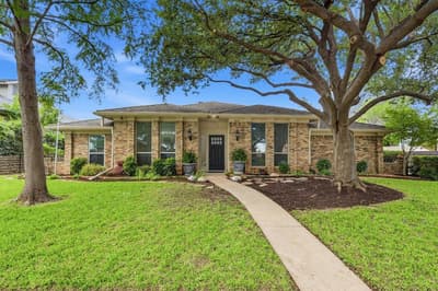 413 Blue Jay Court, Bedford TX 76021