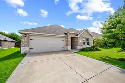 279 Thoroughbred Street, Waxahachie TX 75165 - Photo 2