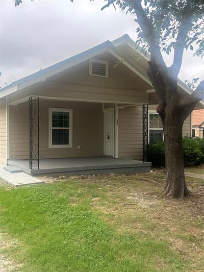 208 Washington Street, Bowie TX 76230