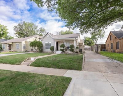 2705 Yucca Avenue, Fort Worth TX 76111