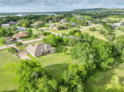 214 Knob Hill Drive, Granbury TX 76048 - Photo 3
