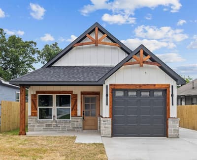 1004 W Broadus Avenue, Fort Worth TX 76115