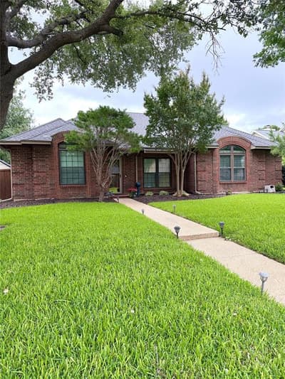 2013 Oakbluff Drive, Carrollton TX 75007