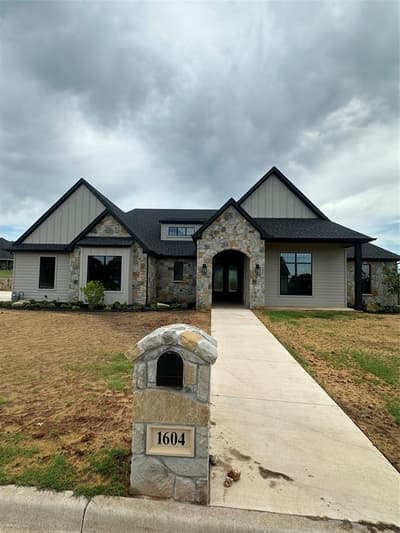 1604 N Mason, Bowie TX 76230