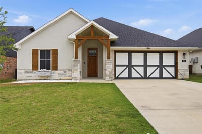 924 Rodgers Avenue, Godley TX 76044