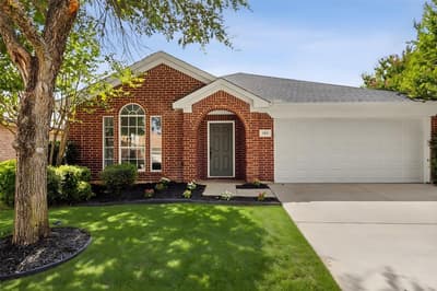 137 Flyaway Lane, Fort Worth TX 76120