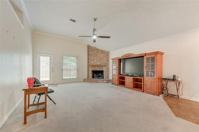 302 Manana Drive, Grand Prairie TX 75050 - Photo 5
