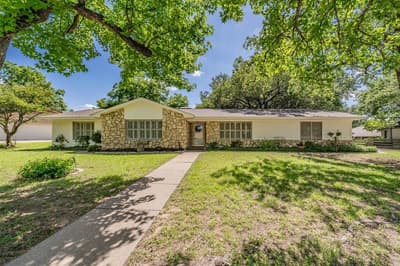 1806 Hilltop Lane, Pantego TX 76013