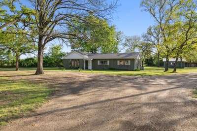 2338 N Tool Dr, Seven Points TX 75143