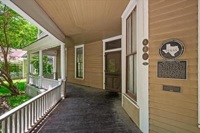 200 S Hawkins Street, Waxahachie TX 75165 - Photo 3