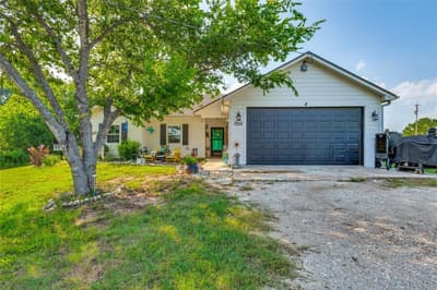 1052 Meandering Way, China Spring TX 76633