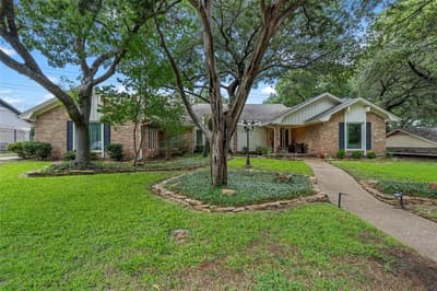 9913 Burgundy Lane, Woodway TX 76712 - Photo 2