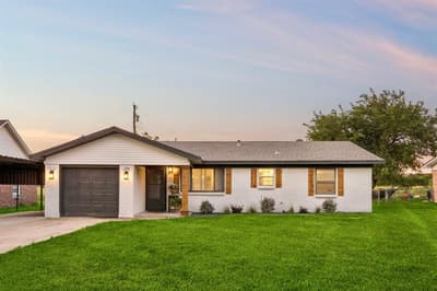 104 E Oak Street, Gunter TX 75058