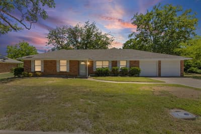 148 Royal Lane, Commerce TX 75428