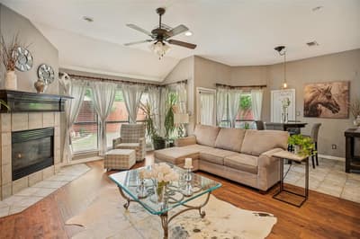 902 Granview Drive, Lewisville TX 75067