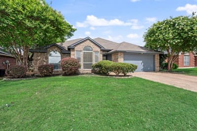 2907 Clairemont Lane, Euless TX 76039
