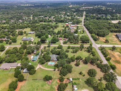 301 Ryan Avenue, Burleson TX 76028 - Photo 4