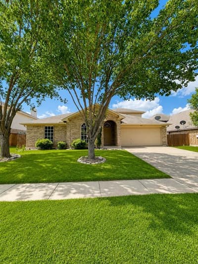 825 Forest Heights Drive, Fort Worth TX 76036