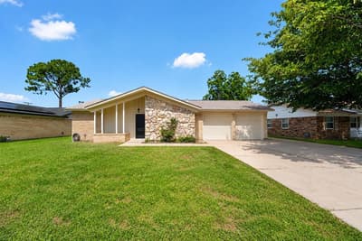 2102 Jeannette Court, Arlington TX 76010