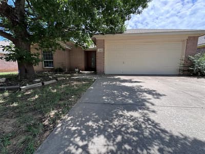 517 Birch Street, Crowley TX 76036