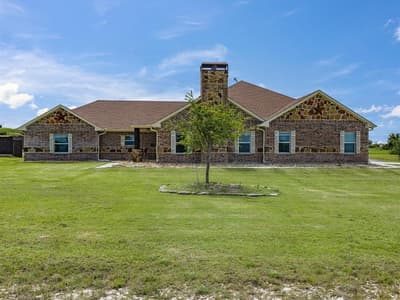 1032 Justin Drive, Springtown TX 76082