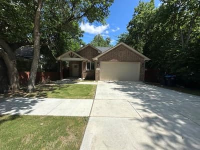 917 E Maddox Avenue, Fort Worth TX 76104