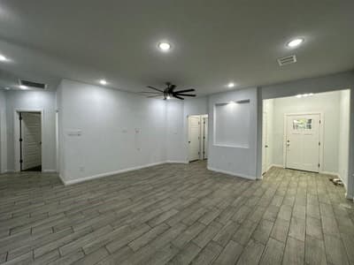 917 E Maddox Avenue, Fort Worth TX 76104 - Photo 5