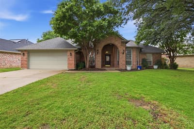 1109 Brook Arbor Drive, Mansfield TX 76063 - Photo 2
