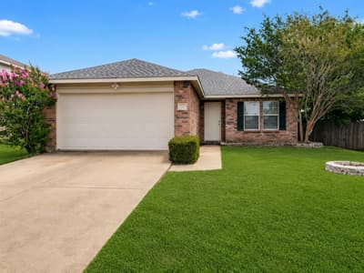 1221 Krista Drive, Burleson TX 76028 - Photo 2