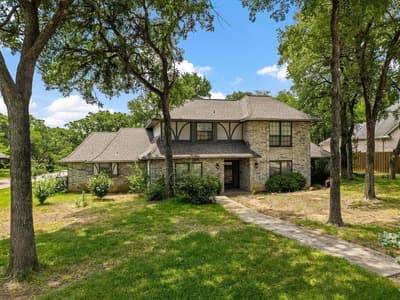 8724 Racquet Club Drive, Fort Worth TX 76120
