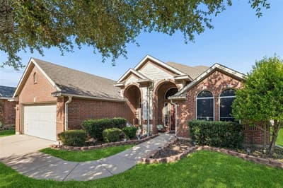 949 Chestnut Lane, Saginaw TX 76179