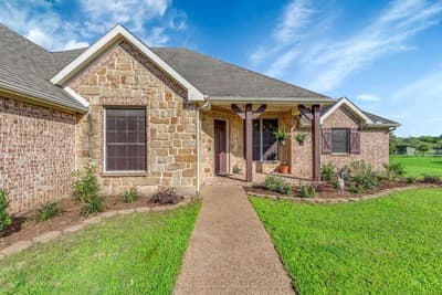 1068 Oak Creek Circle, Royse City TX 75189 - Photo 2