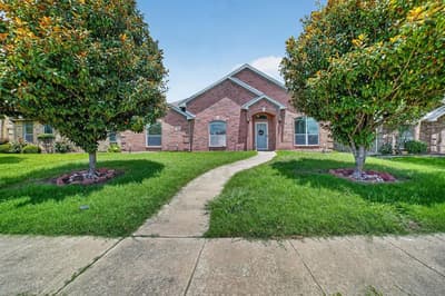 909 Trinity Drive, Lancaster TX 75146