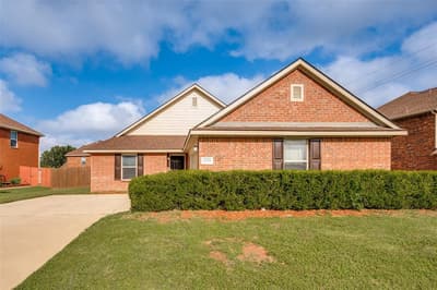 1339 4th Street, Grand Prairie TX 75051