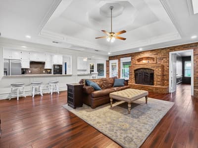 7304 Shady Hollow Lane, North Richland Hills TX 76182