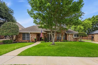 1900 Glenbrook Court, Bedford TX 76021