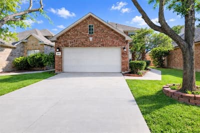5412 Pecan Creek Circle, Fort Worth TX 76244 - Photo 2
