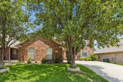 2813 Flint Rock Drive, Fort Worth TX 76131