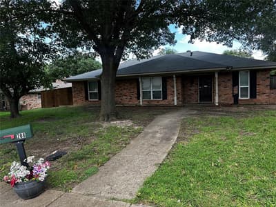 208 Connie Drive, DeSoto TX 75115