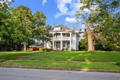 1114 S Houston Avenue, Denison TX 75021