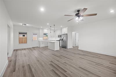 209 W Bonham Street, Tom Bean TX 75489 - Photo 4