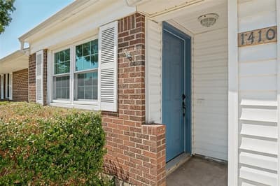 1410 Carswell Terrace, Arlington TX 76010 - Photo 2