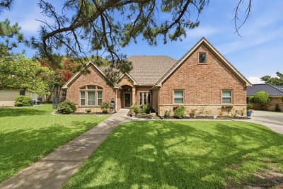 325 Driftwood Court, Azle TX 76020